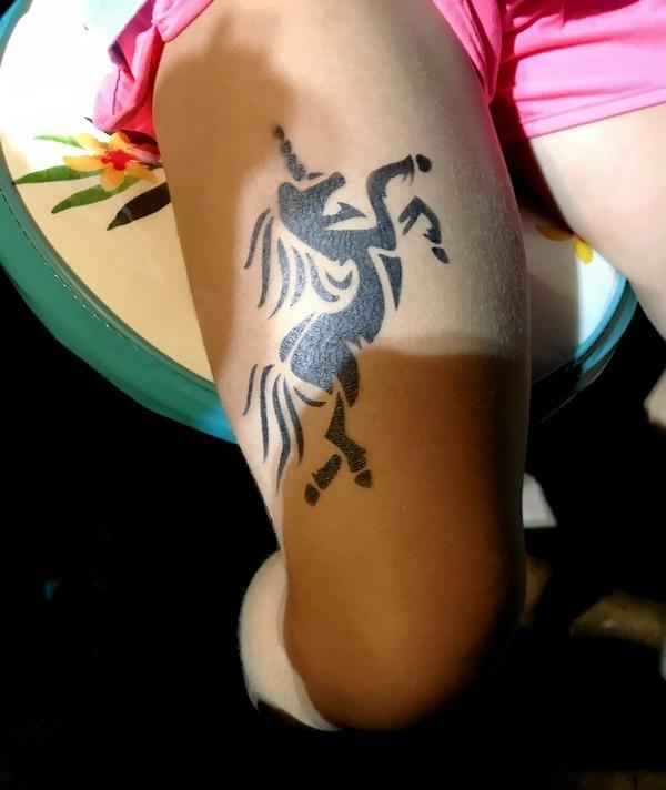 tatouage temporaire aérographe licorne